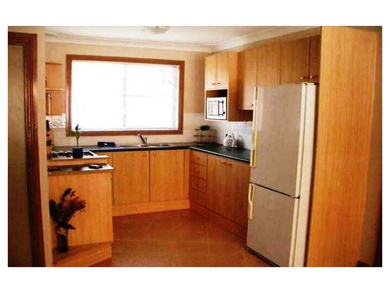 106 Barton Street, Oak Flats NSW 2529