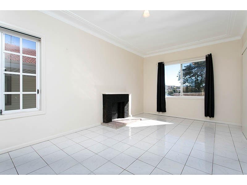 10 Trevor Avenue, Lake Heights NSW 2502