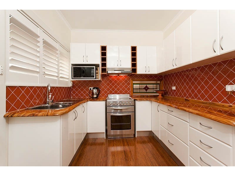 25 Deakin Street, Oak Flats NSW 2529