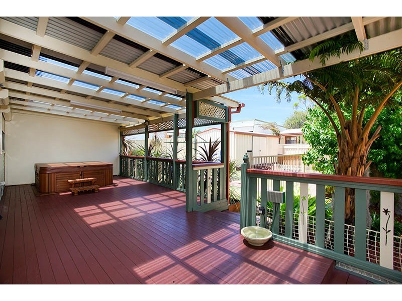 25 Deakin Street, Oak Flats NSW 2529