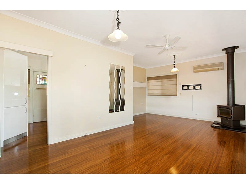 25 Deakin Street, Oak Flats NSW 2529