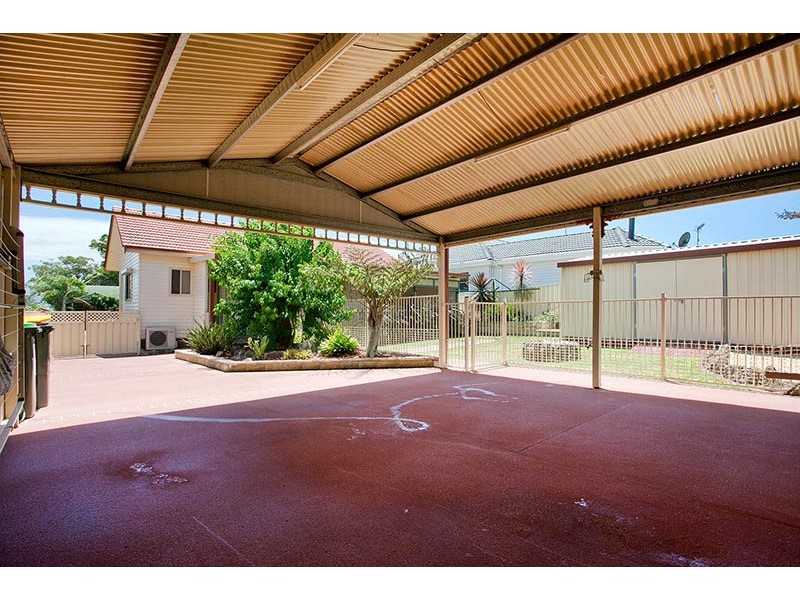 25 Deakin Street, Oak Flats NSW 2529