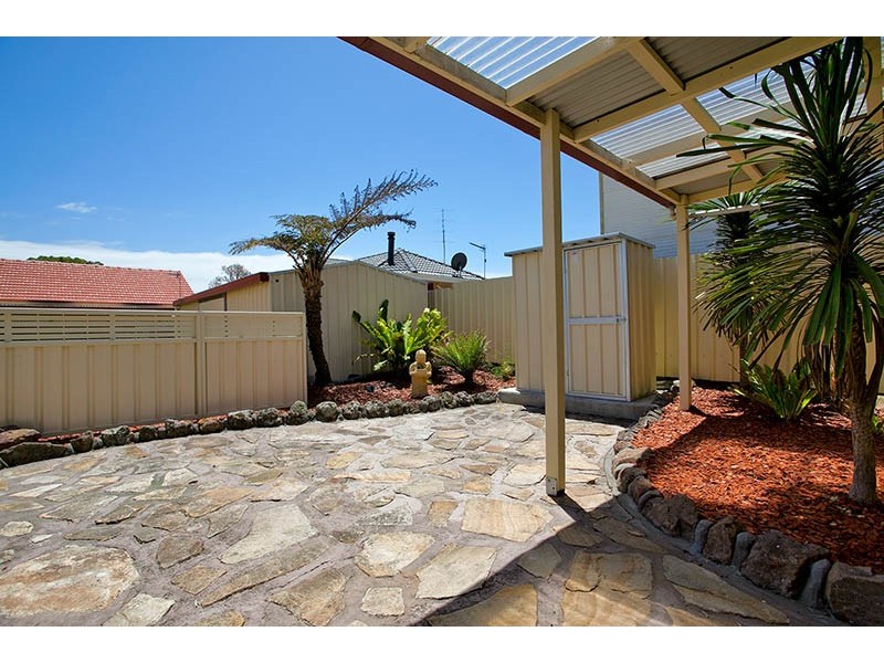 25 Deakin Street, Oak Flats NSW 2529