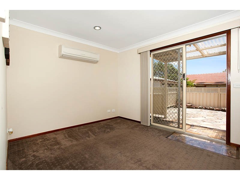 25 Deakin Street, Oak Flats NSW 2529