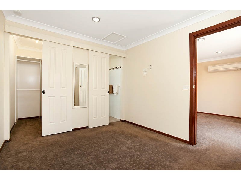 25 Deakin Street, Oak Flats NSW 2529