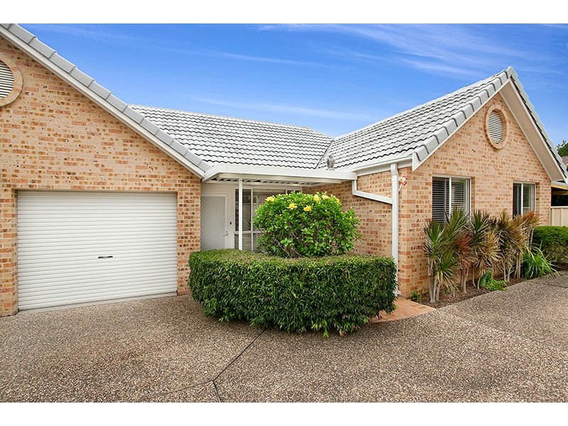 2/16 Kianga Close, Flinders NSW 2529