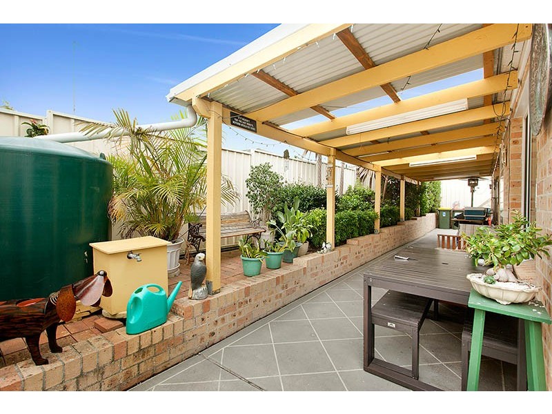 2/16 Kianga Close, Flinders NSW 2529