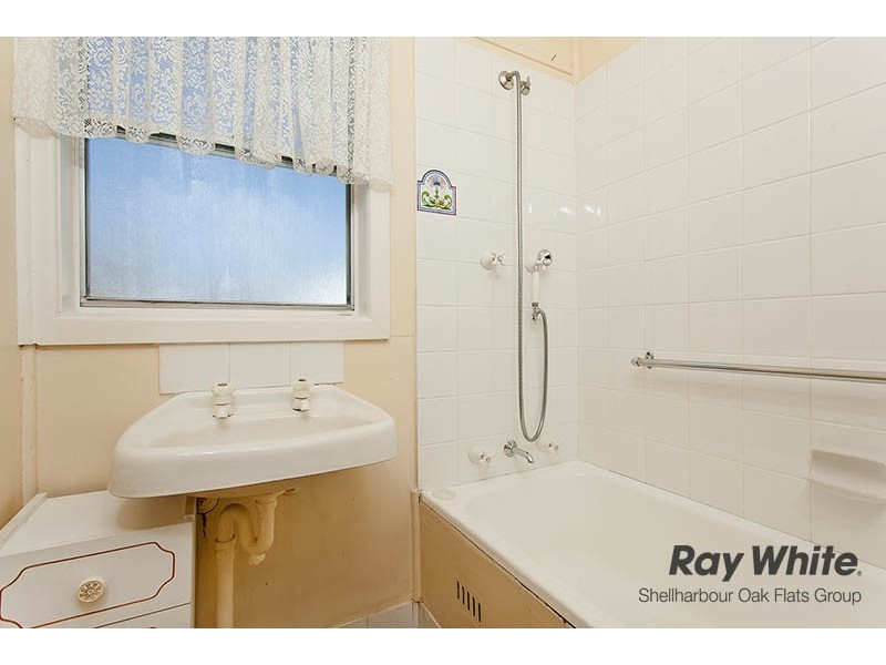 14a Hoskins Avenue, Warrawong NSW 2502