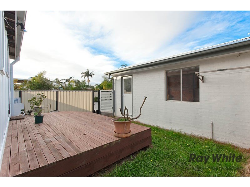 12 Joan Avenue, Warilla NSW 2528