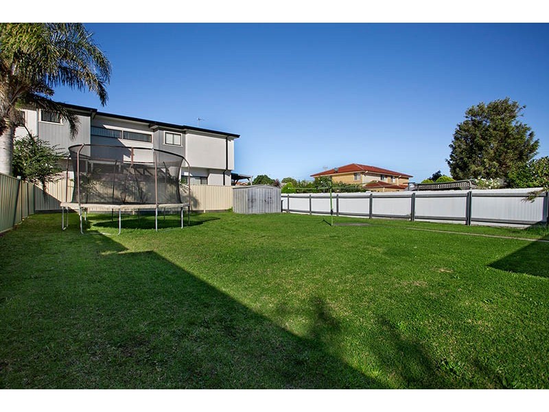 8 Jason Avenue, Barrack Heights NSW 2528
