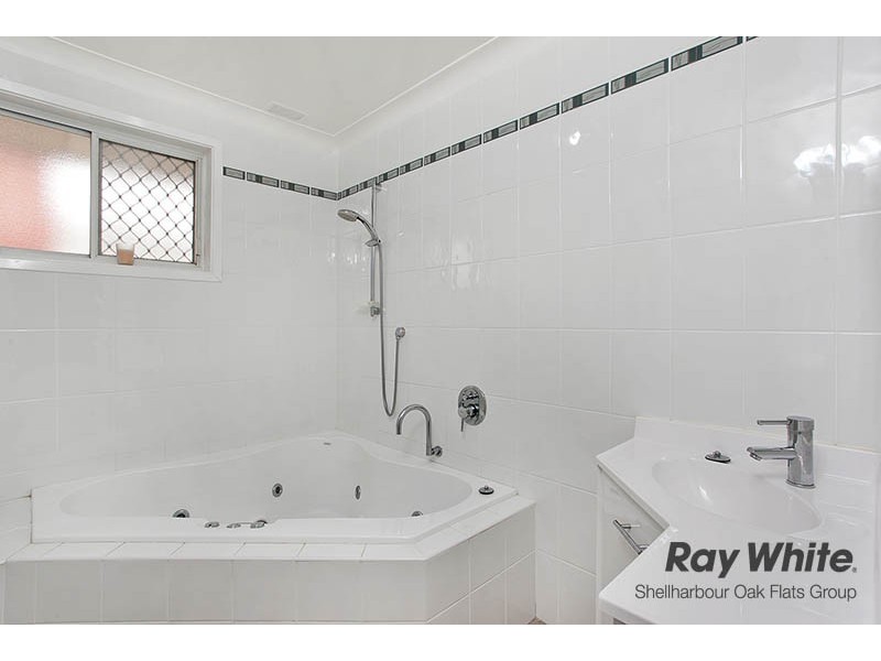 25 Lake Entrance Road, Oak Flats NSW 2529