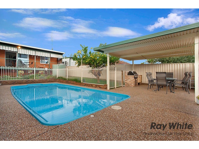 25 Lake Entrance Road, Oak Flats NSW 2529