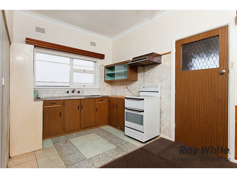 11 Hopetoun Street, Oak Flats NSW 2529