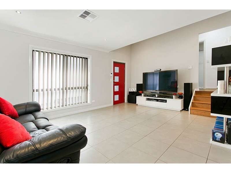 2/7 Chardonnay Ave, Dapto NSW 2530