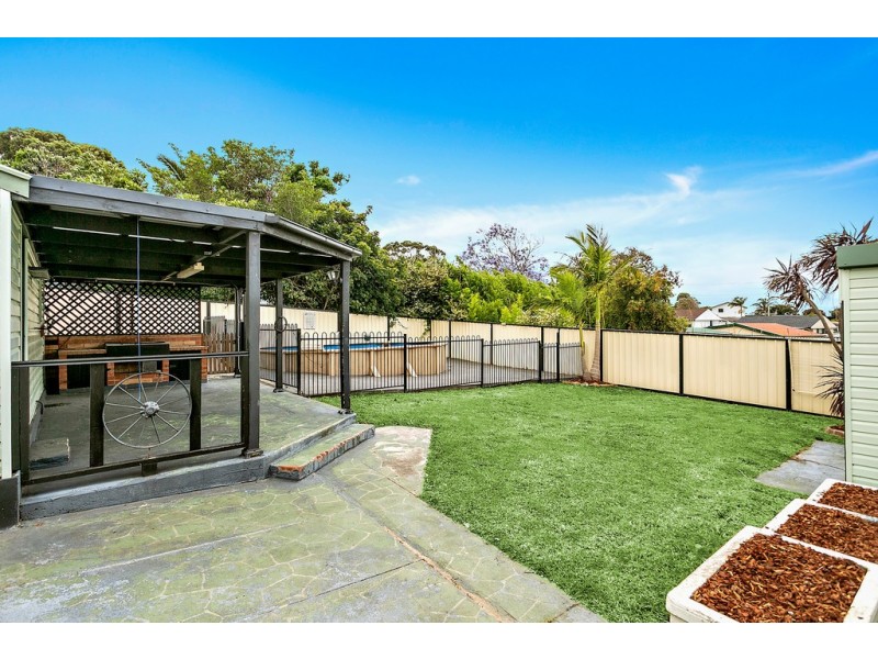 6 Kippax Street, Warilla NSW 2528