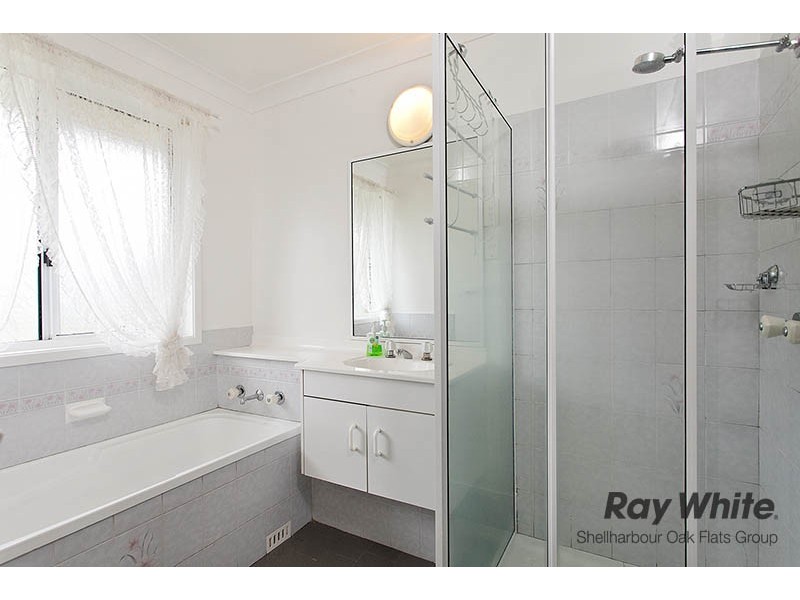 8 Normanby Place, Albion Park NSW 2527