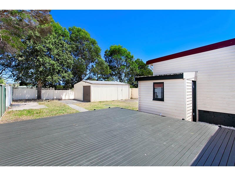 12 Sammat Avenue, Barrack Heights NSW 2528