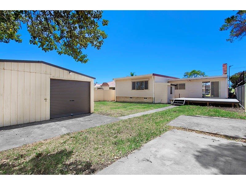 12 Sammat Avenue, Barrack Heights NSW 2528