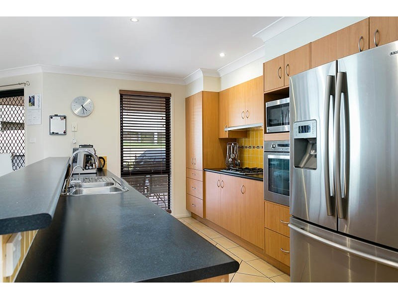 16 Larkin Crescent, Flinders NSW 2529