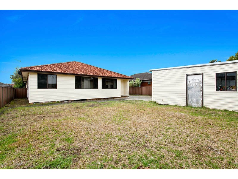 5 Murrie St, Windang NSW 2528