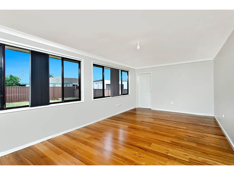 5 Murrie St, Windang NSW 2528