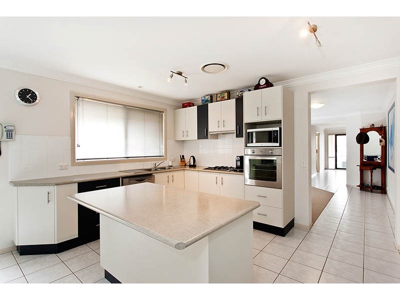 27 Hennesy Street, Flinders NSW 2529