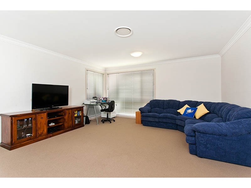 27 Hennesy Street, Flinders NSW 2529