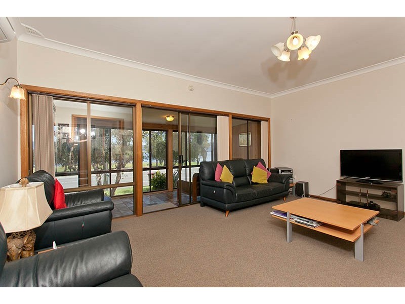 295 Reddall Parade, Mount Warrigal NSW 2528