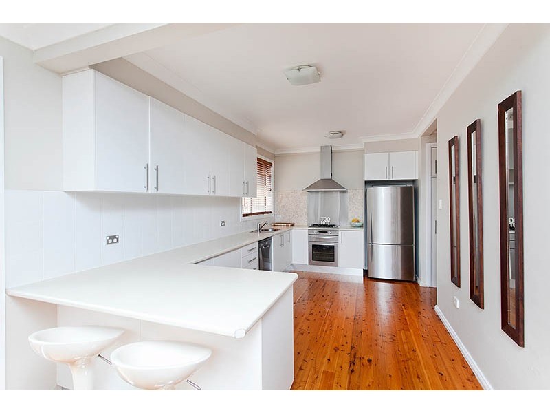 2 Cullen Street, Oak Flats NSW 2529