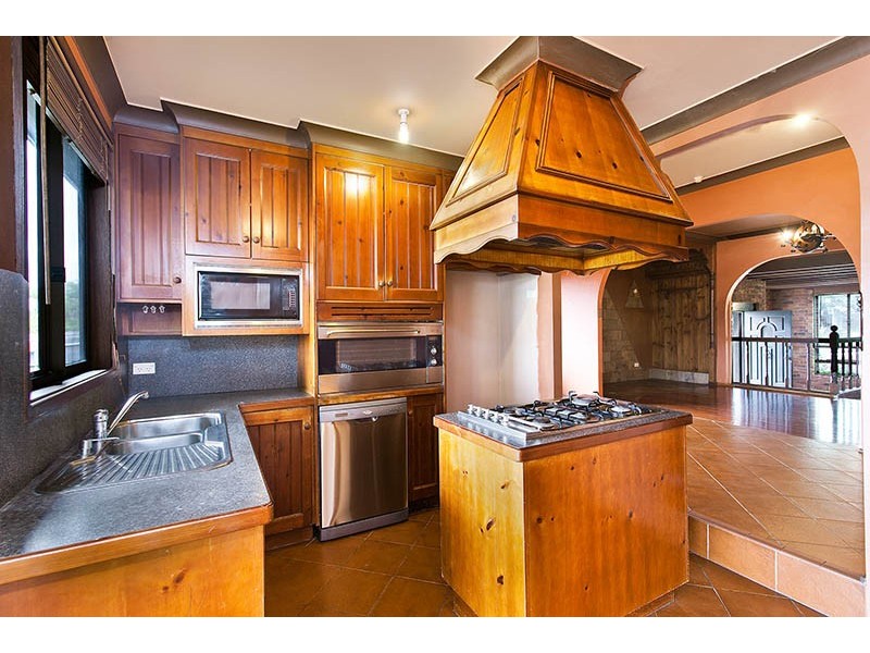 16 Leawarra Avenue, Warilla NSW 2528