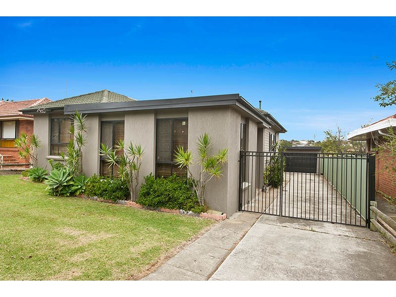 16 Leawarra Avenue, Warilla NSW 2528