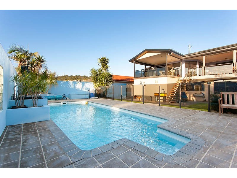 10 Hayes Avenue, Mount Warrigal NSW 2528