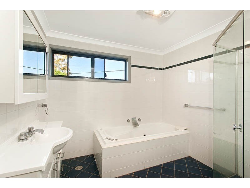 10 Hayes Avenue, Mount Warrigal NSW 2528