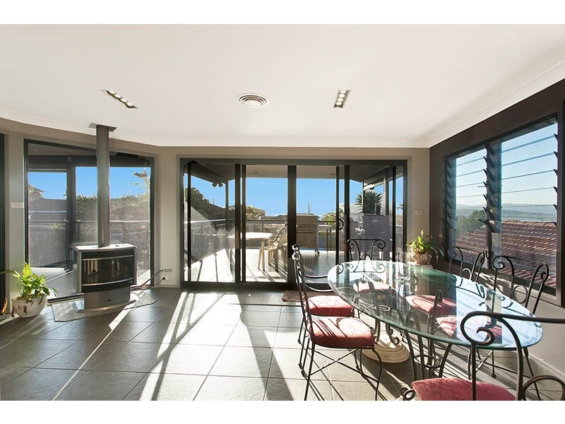 10 Hayes Avenue, Mount Warrigal NSW 2528