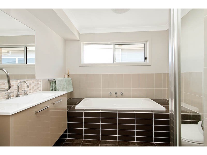 18 Muirfield Avenue, Shell Cove NSW 2529