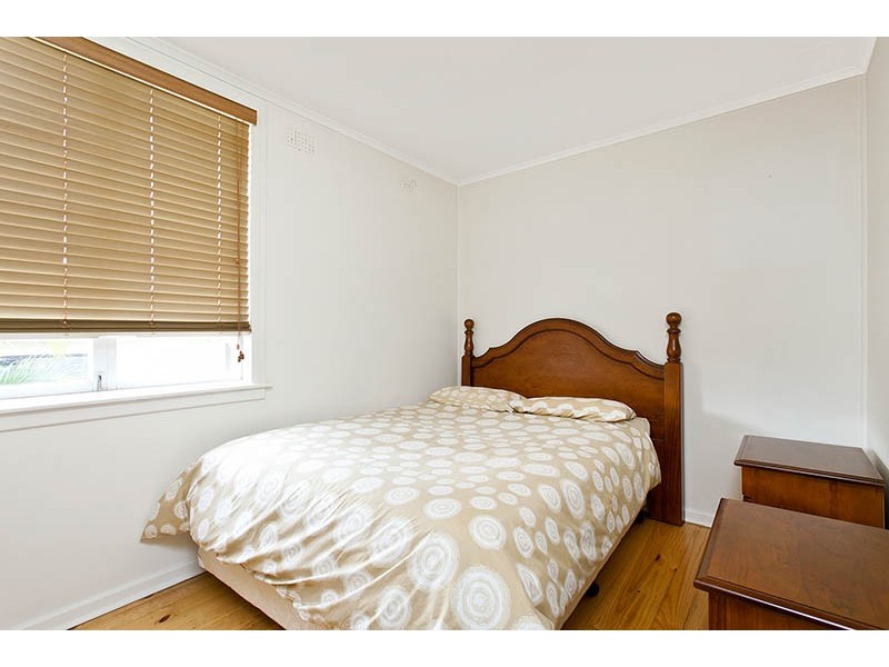 11 Irvine Street, Barrack Heights NSW 2528