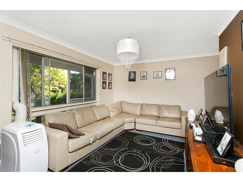 215 Reddall Pde, Mount Warrigal NSW 2528