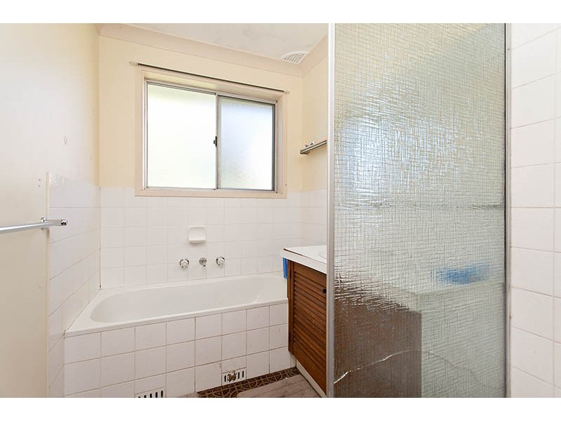 215 Reddall Pde, Mount Warrigal NSW 2528