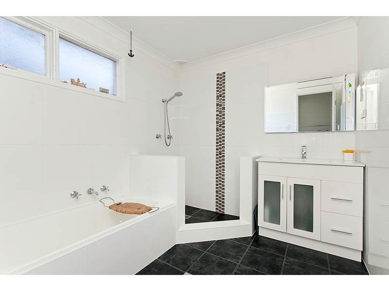 59 Oak Street, Albion Park Rail NSW 2527