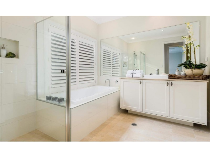 6 Windjammer Crescent, Shell Cove NSW 2529