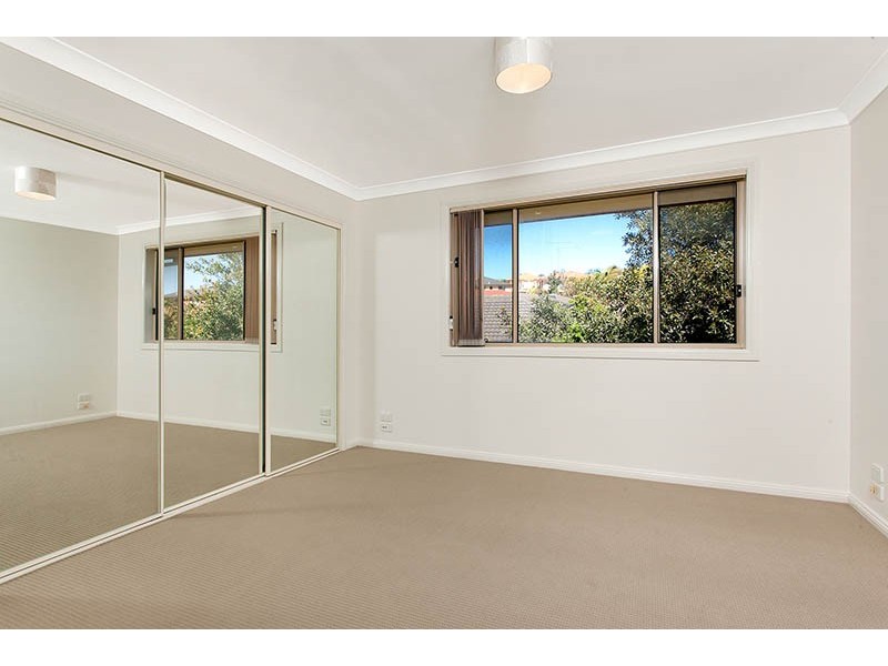 1 Eucumbene Avenue, Flinders NSW 2529