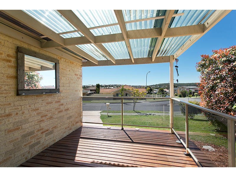 1 Eucumbene Avenue, Flinders NSW 2529