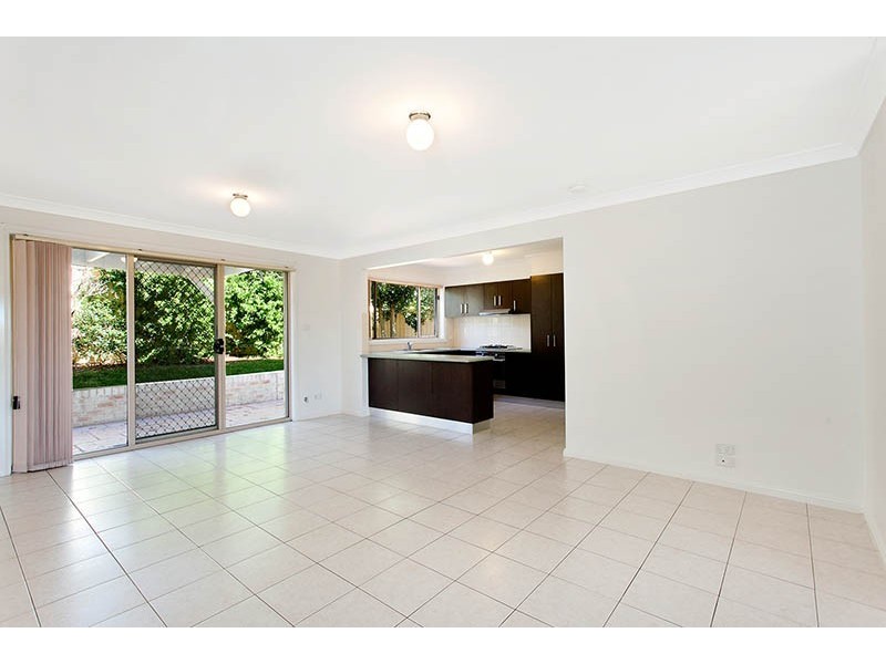 1 Eucumbene Avenue, Flinders NSW 2529
