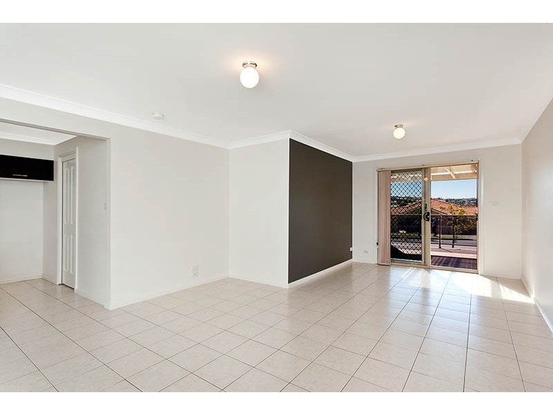 1 Eucumbene Avenue, Flinders NSW 2529