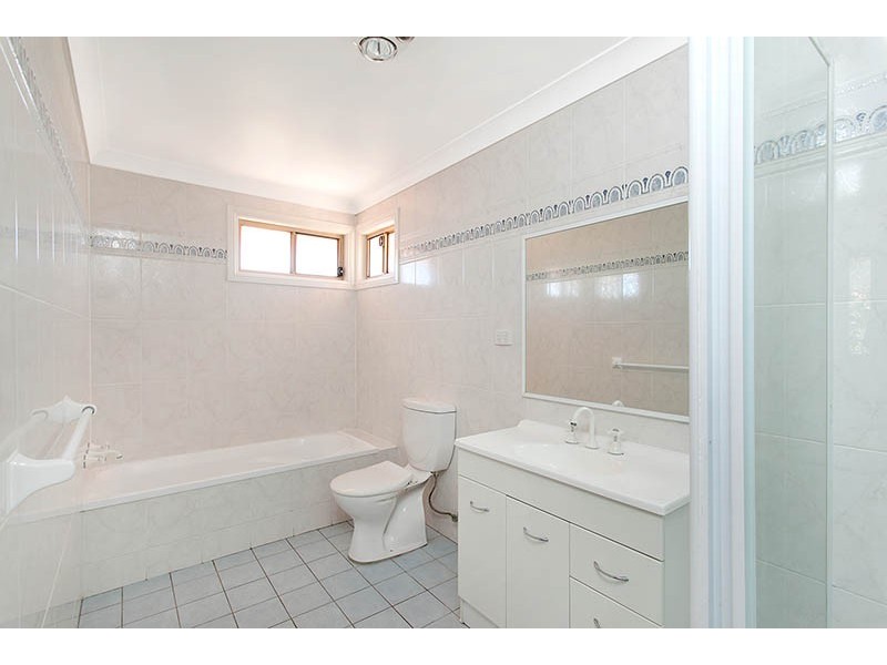 1 Eucumbene Avenue, Flinders NSW 2529