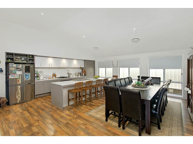 2 Bedarra Court, Shell Cove NSW 2529