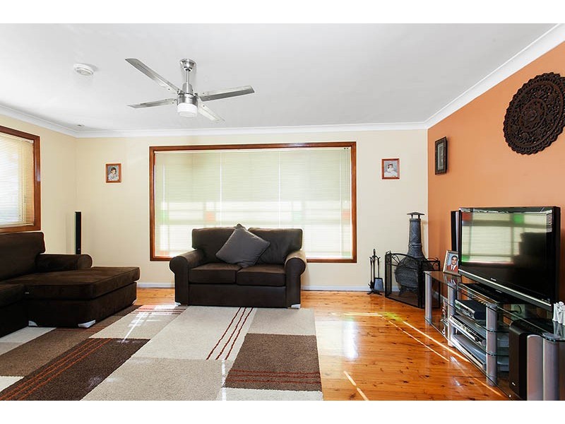 3 Porter Avenue, Mount Warrigal NSW 2528