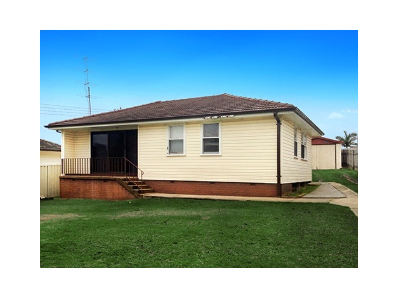 14 Beaton Street, Lake Illawarra NSW 2528