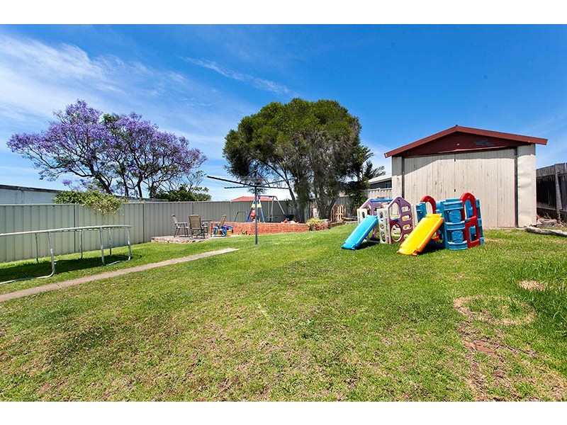 14 Beaton Street, Lake Illawarra NSW 2528