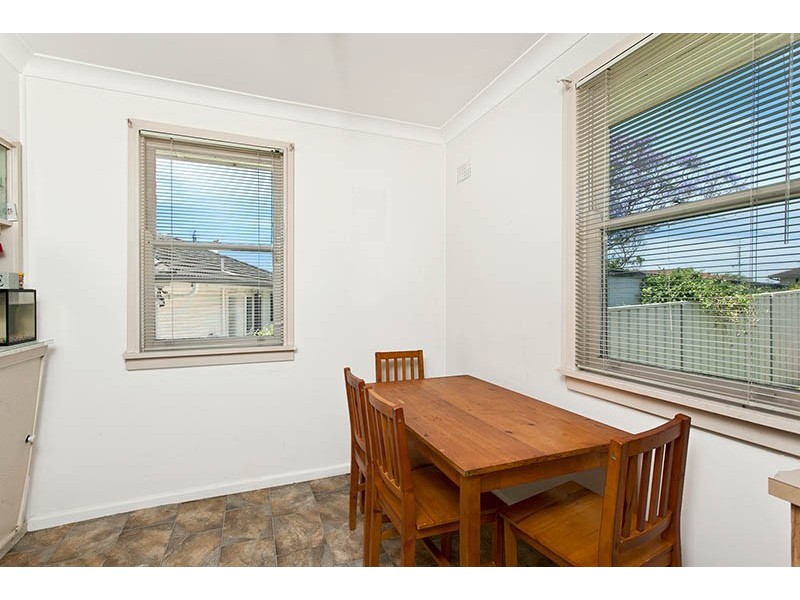 14 Beaton Street, Lake Illawarra NSW 2528